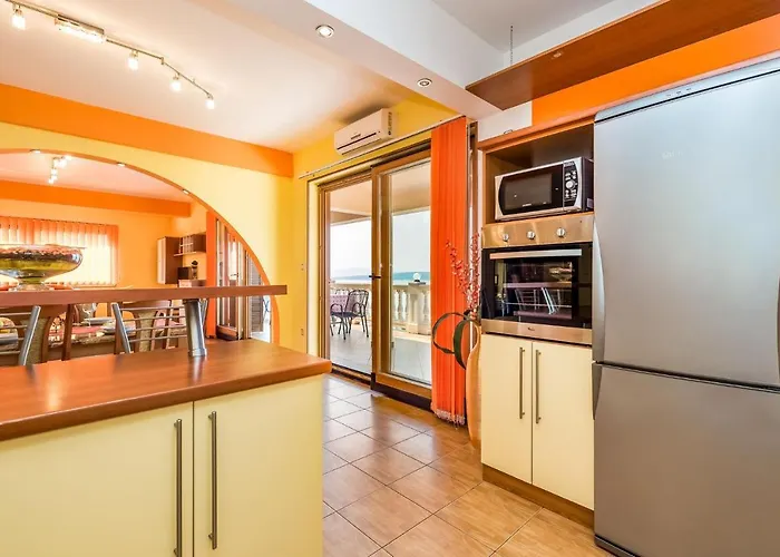 Eli Kacjak アパート ドラマリ