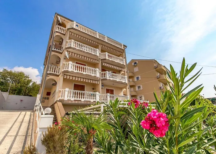 アパート Eli Kacjak